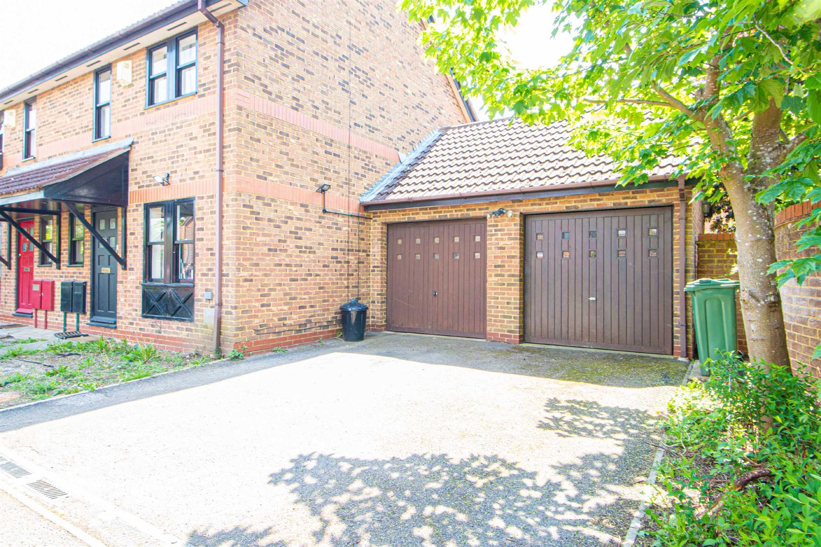 Boxberry Gardens, Walnut Tree, Milton Keynes